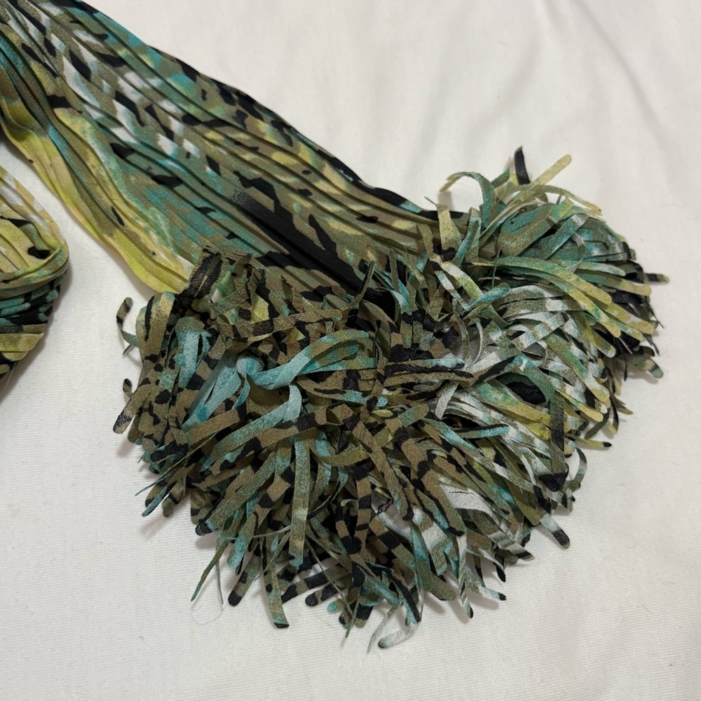 Funky Green Blouse - Picture 3 of 3
